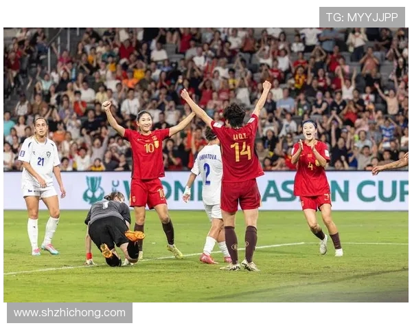 中国足球迎战乌兹别克斯坦力争胜利展现实力与风采